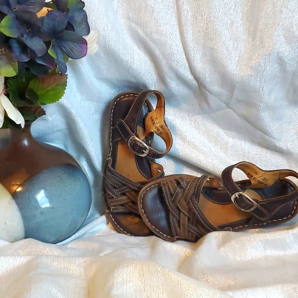 Toddler Born brand sandals * Gently used size 11